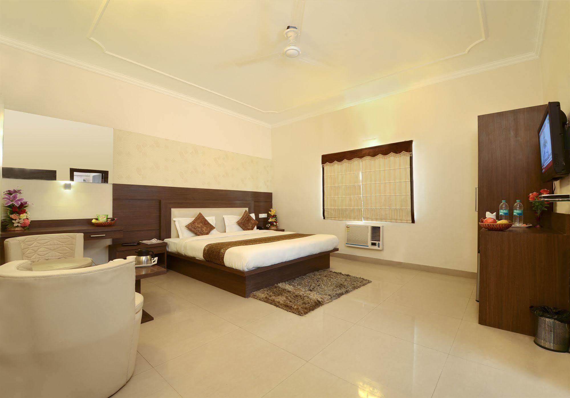 Fabhotel Plus Maniram Palace Agra  Dış mekan fotoğraf